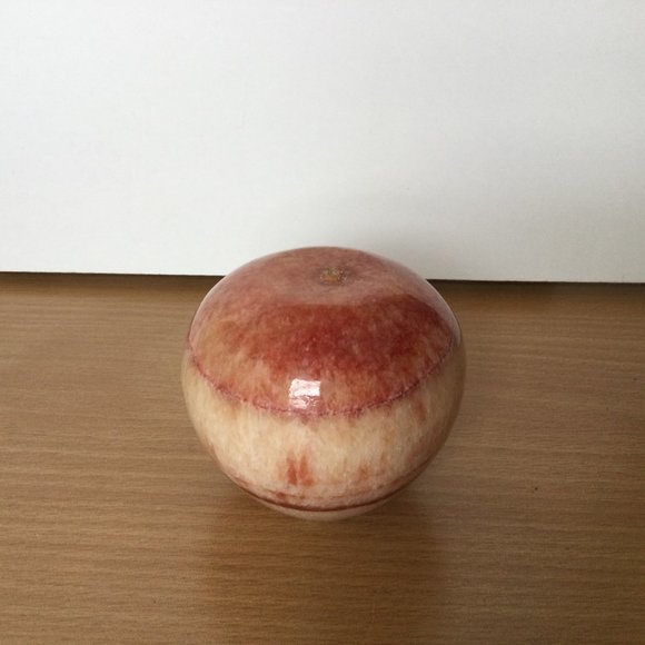 Beautiful pink stripe stone apple figurine paperweight pink red 445g - Picture 2 of 7